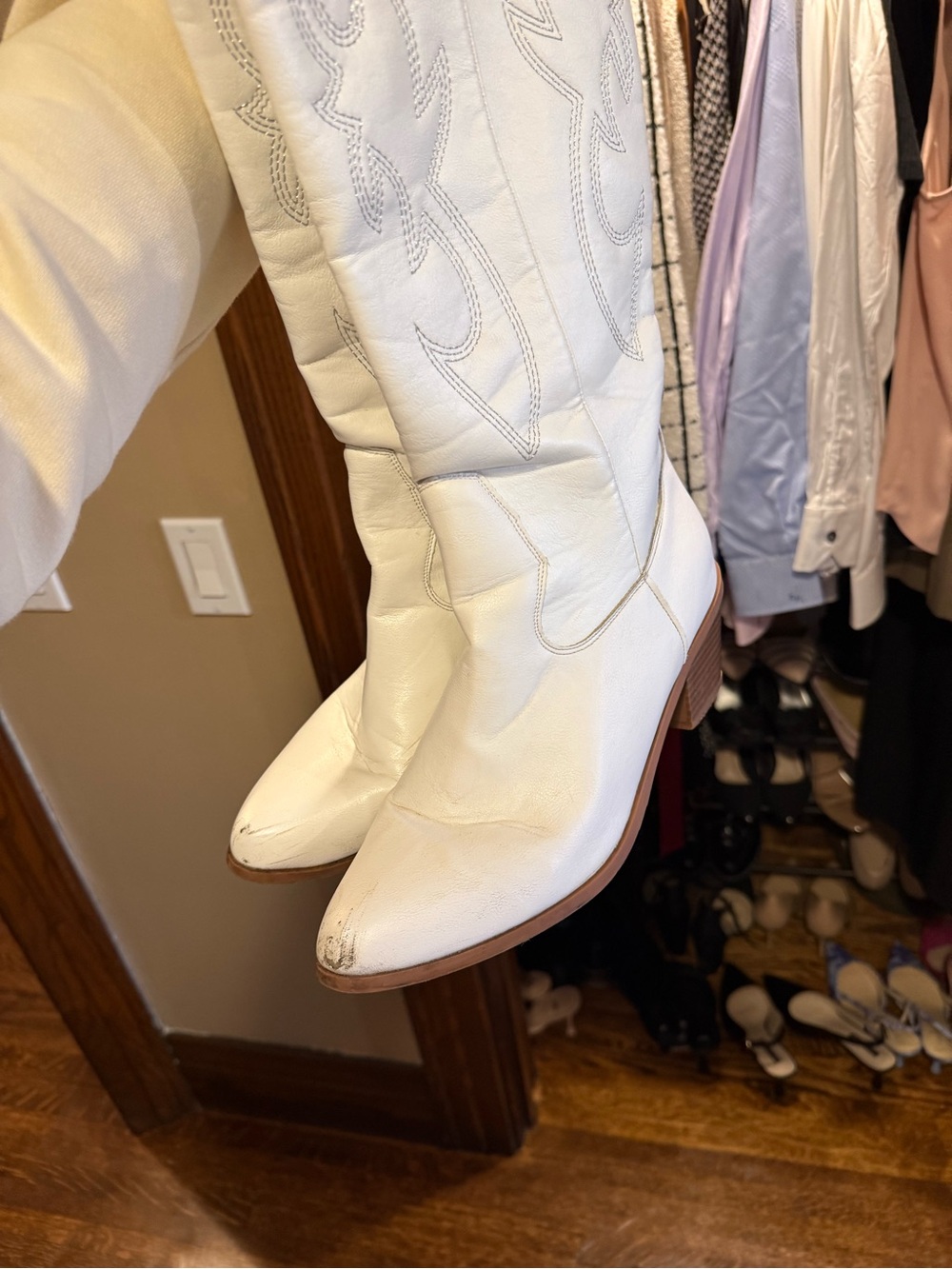 Women's White Western Knee-High Heeled Boots - Picture 3 of 5